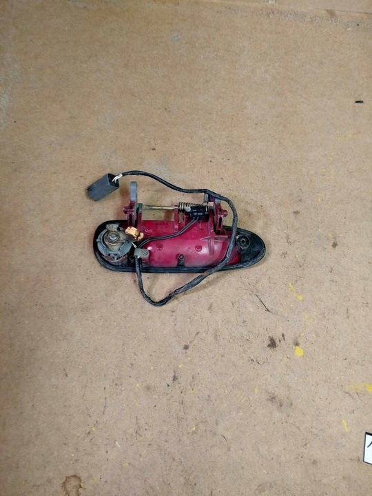 фото №2, Mazda 626 ручка дверь наружная перед левая штекер центрального замка