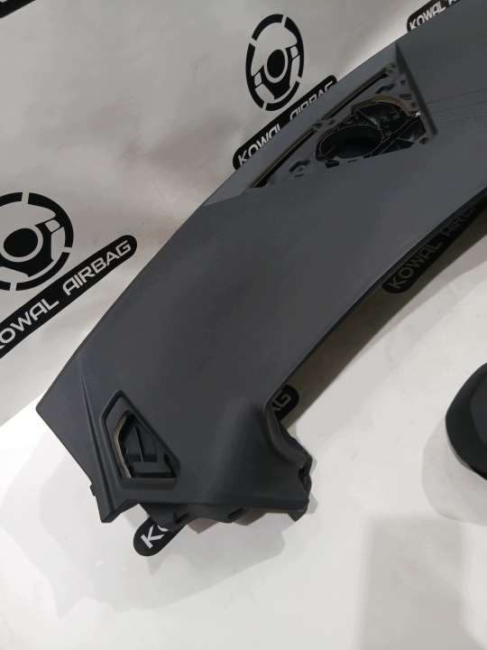 фото №7, Bmw 1 f70 2 f74 нитка торпедо консоль подушка  подушки ремені оригінал демонтаж