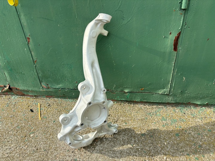 фото №1, Mercedes c клас 206 поворотна опора праві перед права передня