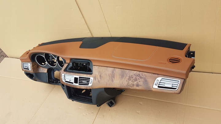 фото №11, Консоль панель раздаточная mercedes cls w218 кожа демонтаж