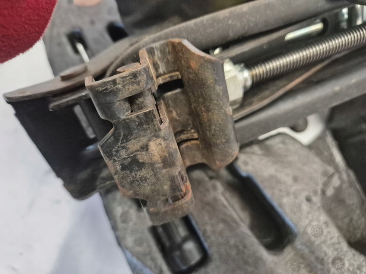 фото №7, Вкладка домкрат kl vw golf v touran audi 1k0012115f