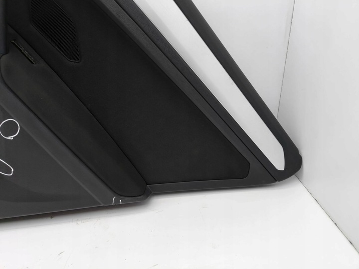 фото №7, Volkswagen tiguan 2020 права сторона обшивки / обшивка двері задніх