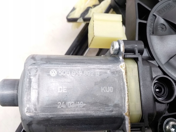 фото №9, Skoda karoq 2019 права сторона електричний підйомник вікна двері передніх