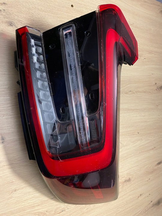 фото №1, Правая лампа фара зад led volvo c40 32365667 новая оригинал