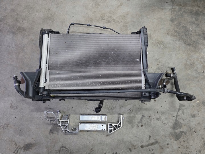 фото №6, Комплектный перед капот бампер pas лампы lhp mercedes w205 amg рестайлинг c300 040