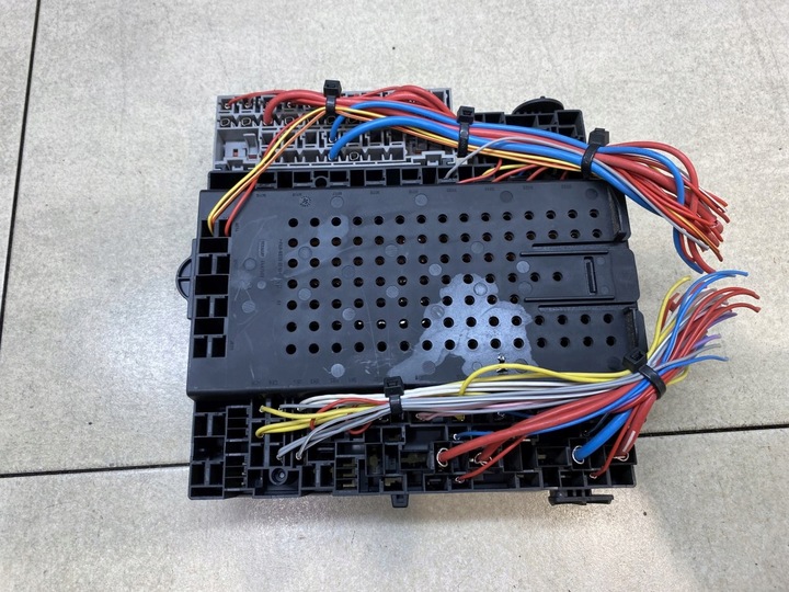 фото №3, Коробка предохранителей s80 i 2.4 9401802