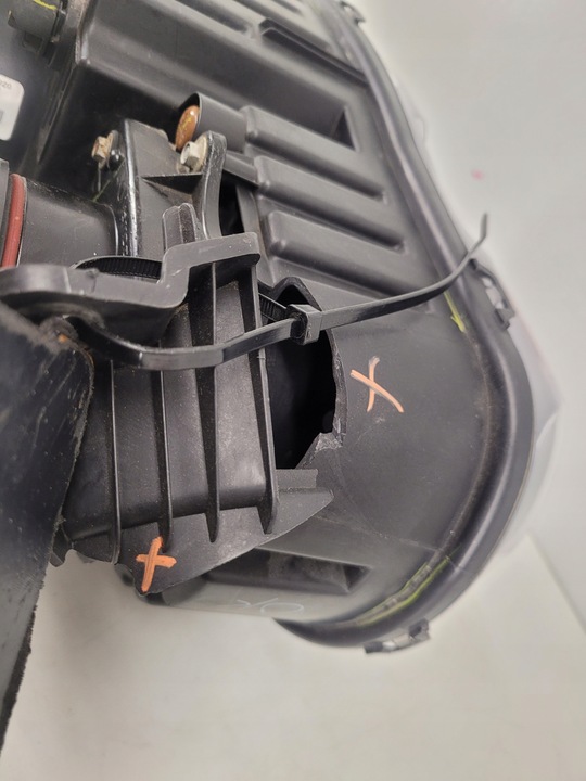 фото №11, Dodge challenger ксенон 15- лампа левая перед передняя