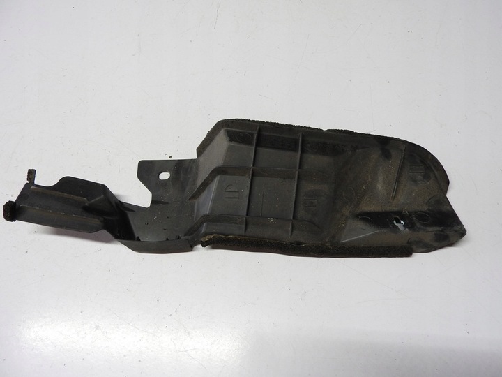 фото №7, Toyota auris i 06-09 защита крыльев левый перед 53826-02020 53826-02030