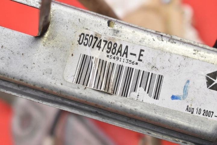 фото №8, Стеклоподъемник правый перед eu 0507478aa dodge caliber 1 i 5d hb 06-12