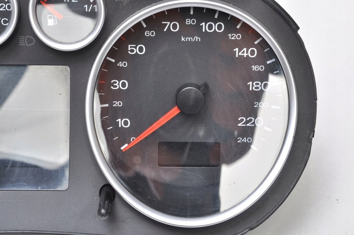 фото №7, Audi a2 1.6 fsi спидометр приборы европа 110080192/011