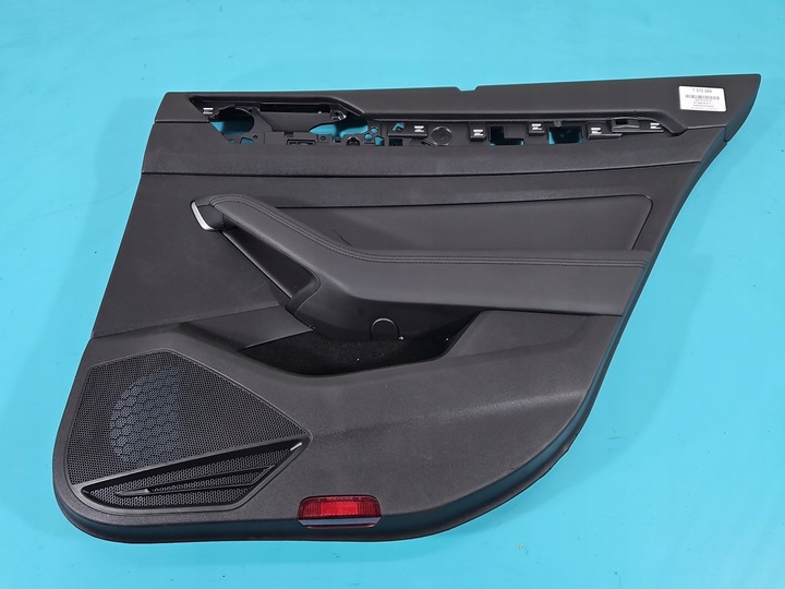 фото №1, Обивка боковина зад правые vw passat b8 универсал