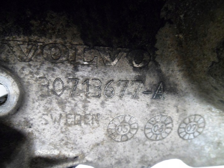 фото №3, Volvo 2.4 d5 поддон масляная 30713677