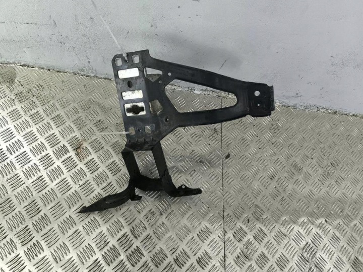фото №8, Правое кронштейн  передней бампера bmw 5 e60 7163484 2.0l дизель 2008