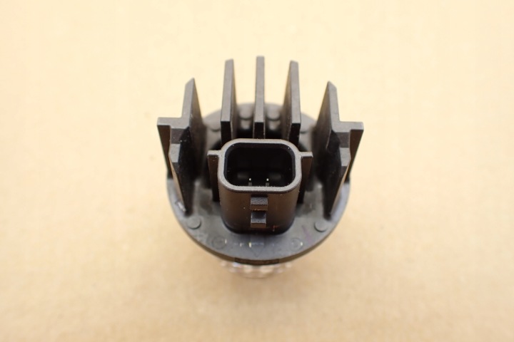 фото №6, Toyota rav4 iv 13- prius lexus nx лампочка тримач зад led 8145542060 oem номер