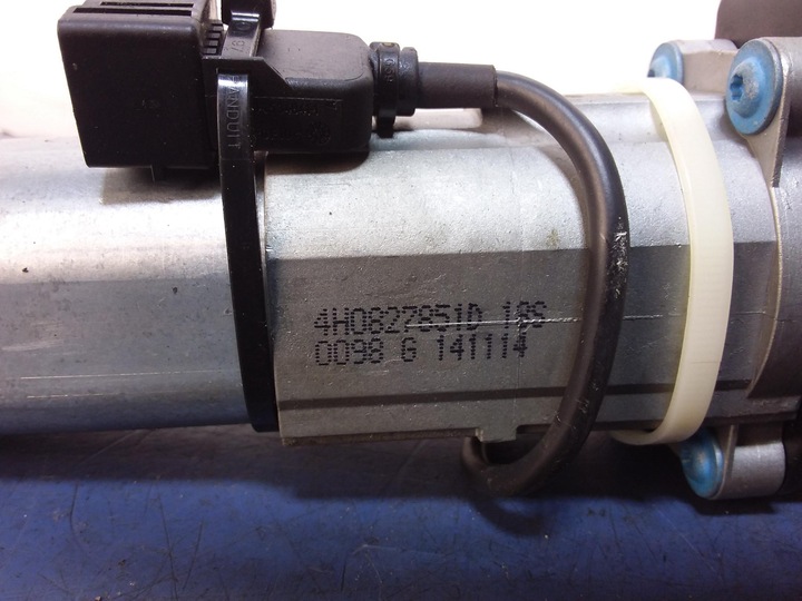 фото №5, Audi a8 d4 амортизатор кришки багажника 4h0827851d