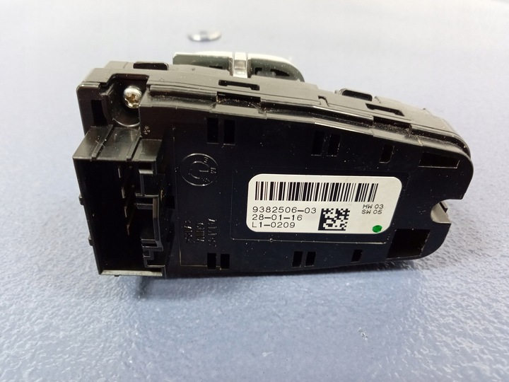 фото №6, Bmw 7 g12 переключатель стёкла дверь задних 9382506