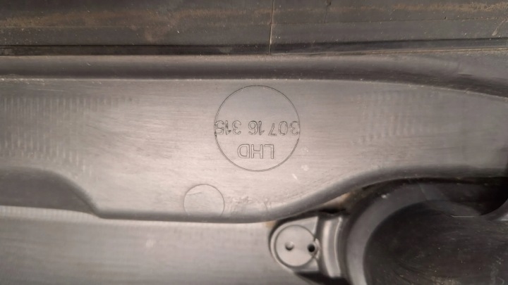фото №6, Панель під лобовим склом 30716315 volvo s40 ll v50 c30