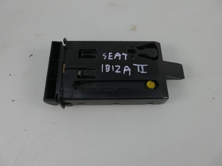 фото №3, Seat ibiza ii рестайлінг бардачок полиця поличка