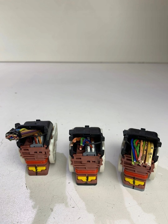 фото №6, Штекеры штекер разъём коробка предохранителей bsm r09 peugeot 207 citroen c