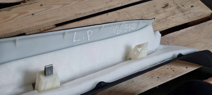 фото №11, Sq8 4m rsq8 q8 захист стійка скла ліва sline чорна стеля 4m8867233b