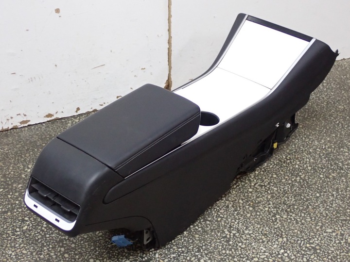 фото №11, Комплект сидений европа оригинал кожа tesla модель 3 19r