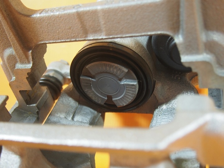 фото №8, Audi a7 4k суппорт тормозной зад 330 pr 8w0615404k