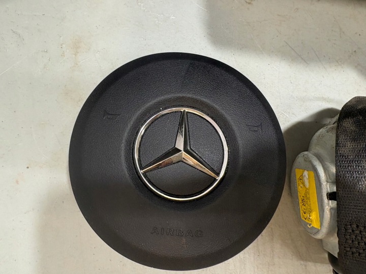 фото №8, Mercedes gla h247 a247 консоль торпедо оригінал комплект оригінал ремені i2.2
