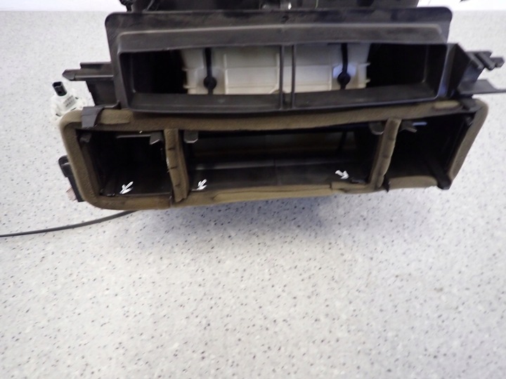 фото №9, Toyota verso 09-13 корпус нагревателя европа