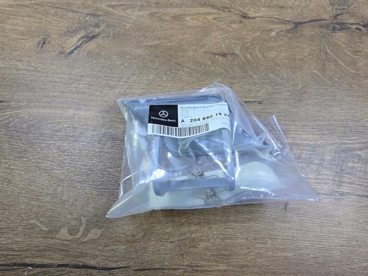 фото №1, Mercedes c клас 63 amg w204 заглушка склоомивача a2048801924