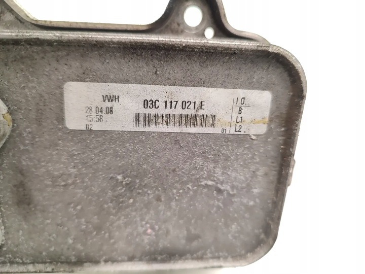 фото №7, Audi a3 радиаторов масла 1.4 tfsi бензин 92kw 125 hp 03c117021e 2008