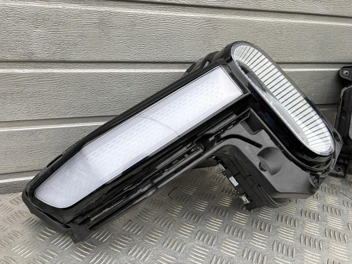 фото №7, Rivian r1t лампа левая правая перед c300000464 c300000465