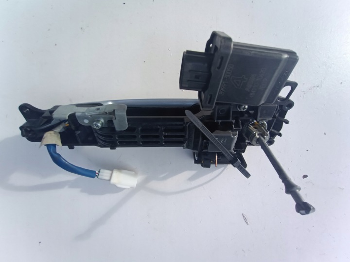 фото №7, Toyota auris i 2006-2013 ручка ліва передня 89991-30050