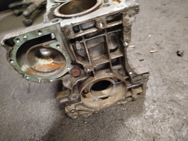 фото №9, Блок двигателя низ volvo 31359264