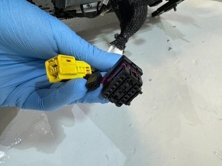 фото №12, Сиденье правый skoda superb iii 3v0 алькантара , кожа , полный электрический. bdb.!