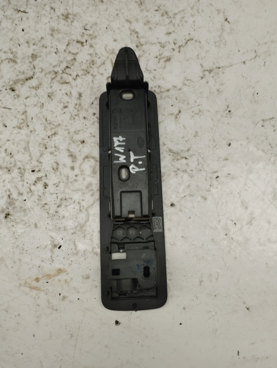 фото №9, Mercedes w177 amg a35 лампа кабины потолок a2928100240