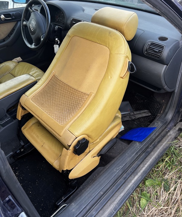 фото №7, Сиденья диван обшивки кожа audi a3 8l 3дверь 96-00