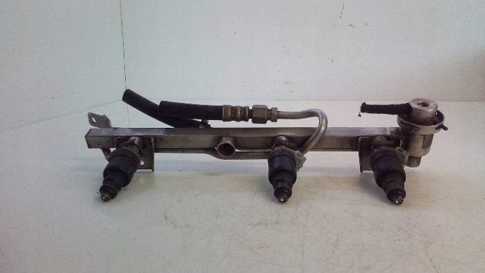 фото №8, Планка вприскувальний audi a4 b5 1,6 b 1997r 050133681a