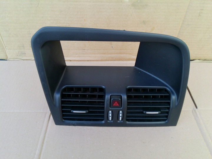 фото №1, Рамка дисплея 1284824 volvo xc60 e