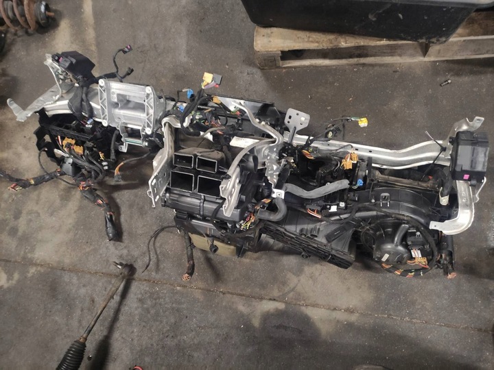 фото №1, Корпус нагревателя + воздуходувка + резистор volkswagen passat b6