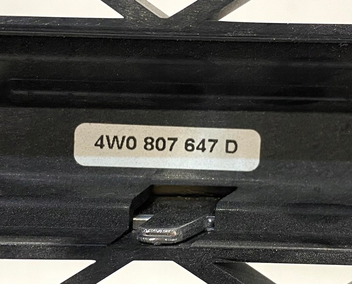 фото №8, Bentley flying spur боковой решётка радиатора lh 4w0807647d