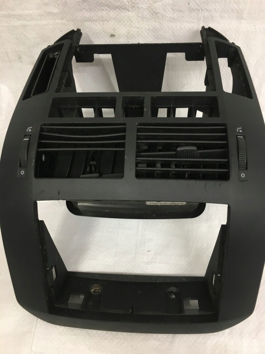 фото №9, Консоль средняя рамка vw polo 6q0858069s 6q0819728a