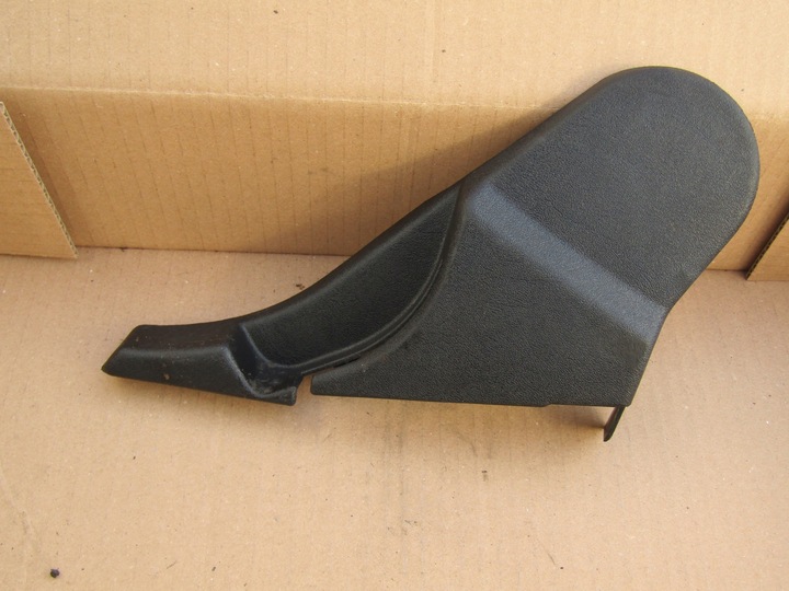 фото №1, 12 mercedes w124 захист пластик сидіння заглушка ременя праві сидіння пасажира