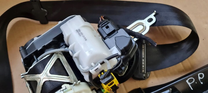 фото №11, S3 8v sedan a3 pas безпеки правий перед натягувач 8v5857706h