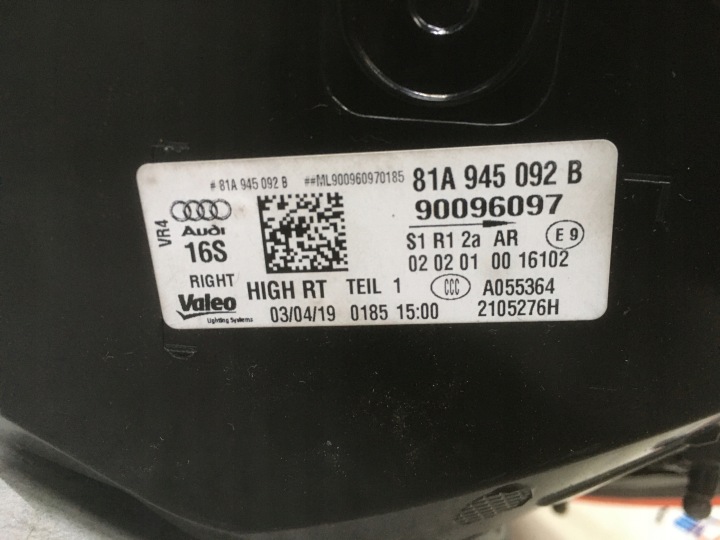 фото №6, Фара права зад audi a2 повний led 81a 945 092 b