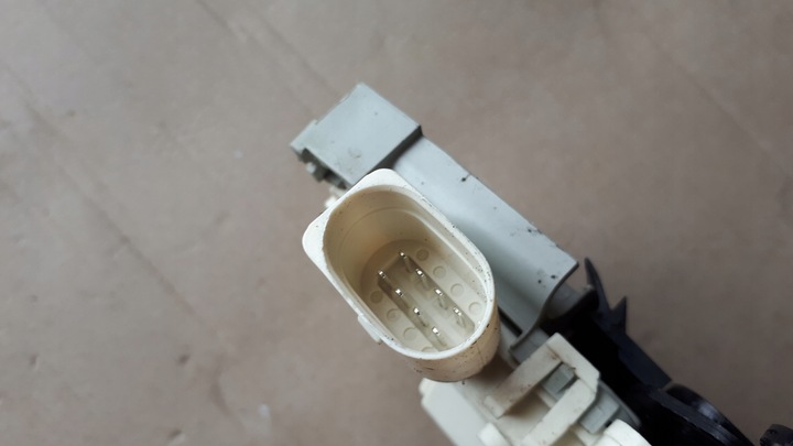 фото №6, A4 b9 8w замок двері правий зад 8 pin a5 8w q5