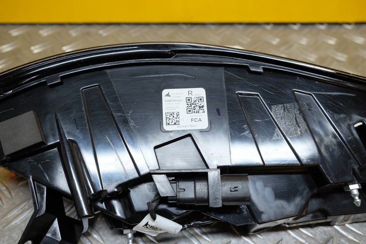 фото №12, Jeep grand cherokee wl 2021- лампа зад led r usa