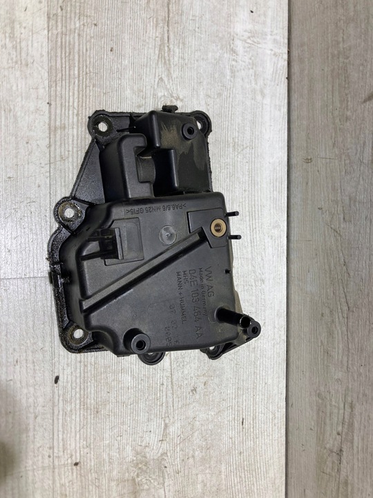 фото №1, Audi a4 s4 b9 2016 вентиляция картера 1.4 tsi