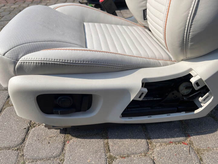фото №12, Сидіння перед водія комплектні land rover discovery v l462 oem номер