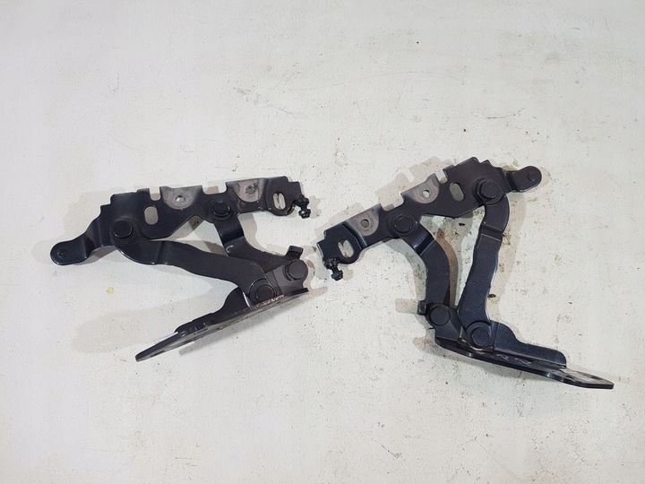 фото №1, Петлі капота лівий праві a2048800828 mercedes c-klasa w204 1.8 cgi 10r kpl