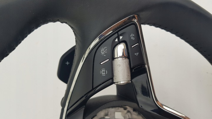 фото №12, Кермо мультифункціональний, з підігрівом skoda octavia iv